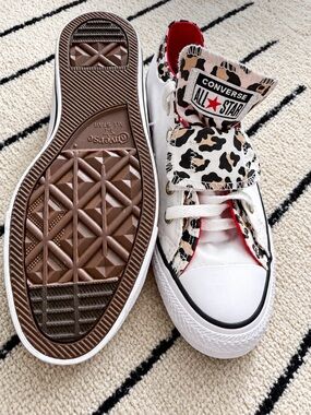 NEW Converse All Star Women’s White Canvas Sneakers with Leopard Print